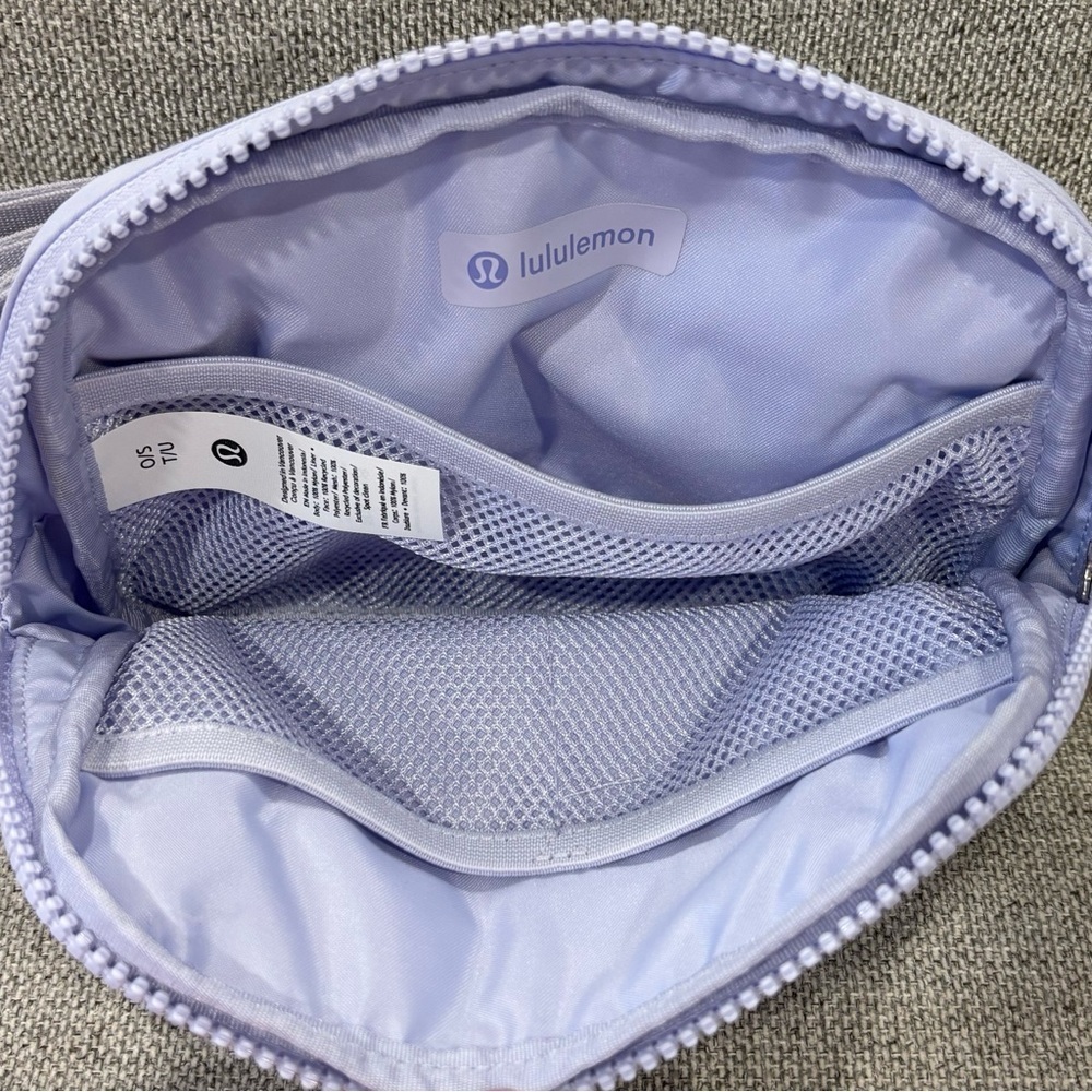 NWT Lululemon Everywhere Belt Bag Wordmark Serene Blue/Deep Sea Blue/Dusty Lilac - Picture 5 of 8
